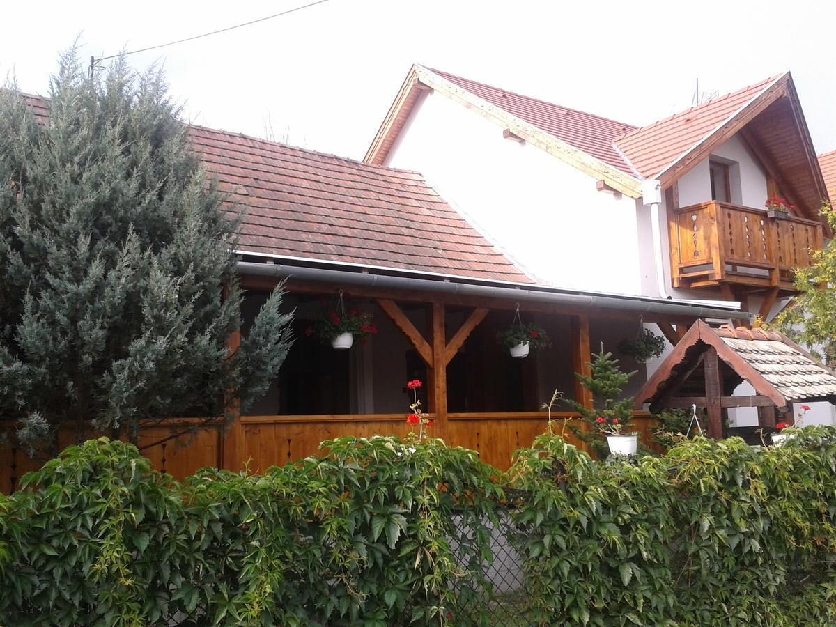 Bed and Breakfast Felso Fogado à Felsőtold Extérieur photo