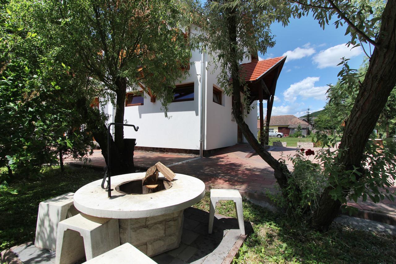 Bed and Breakfast Felso Fogado à Felsőtold Extérieur photo