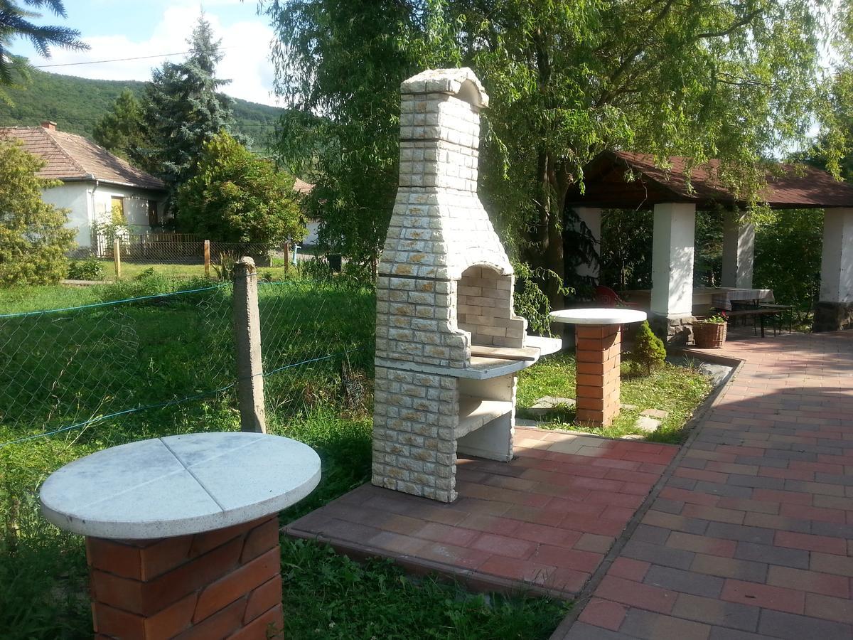 Bed and Breakfast Felso Fogado à Felsőtold Extérieur photo